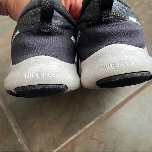 Nike flex sneakers women’s sz 6 wide - Picture 6 of 9